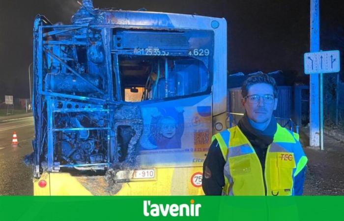 A bus containing around ten passengers catches fire during rush hour on the N4 in Erpent: “The driver had the right reflex”