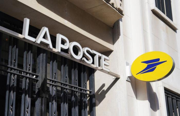 Why are La Poste agents called to strike in Puy-de-Dôme