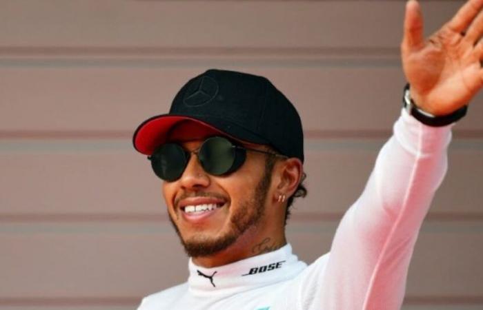 F1: Hamilton takes his first laps as a Ferrari driver