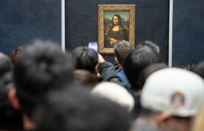 Louvre Museum: should the Mona Lisa change place?