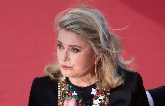 “It’s weird”, Catherine Deneuve evokes with emotion the death of her sister