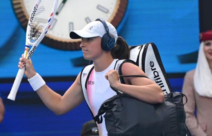 Australian Open – Helmets when entering the court: protective bubble or “disrespectful attitude”?