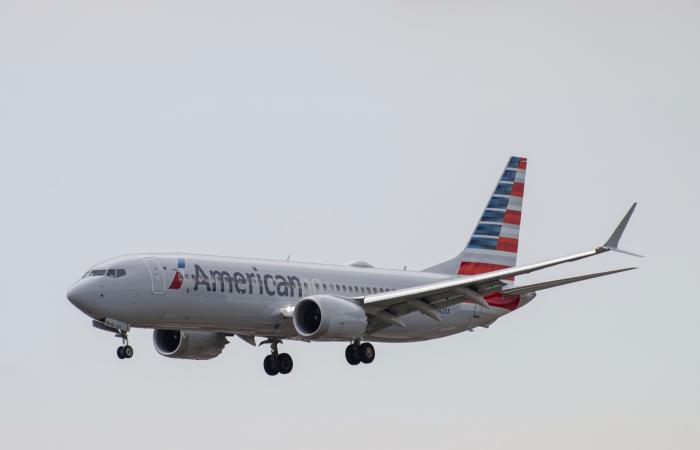 American Airlines Boeing 737 MAX 8 Blows Both Tires Upon Landing At Kingston Argyle Int’l Airport