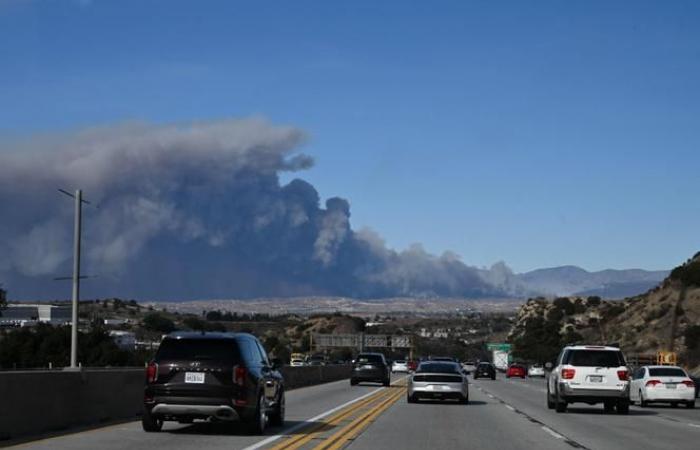 A new fire rages north of Los Angeles, 1,400 hectares destroyed in two hours