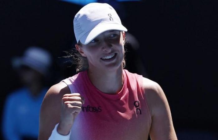 Iga Swiatek easily dominates Emma Navarro and reaches the semi-finals at the Australian Open