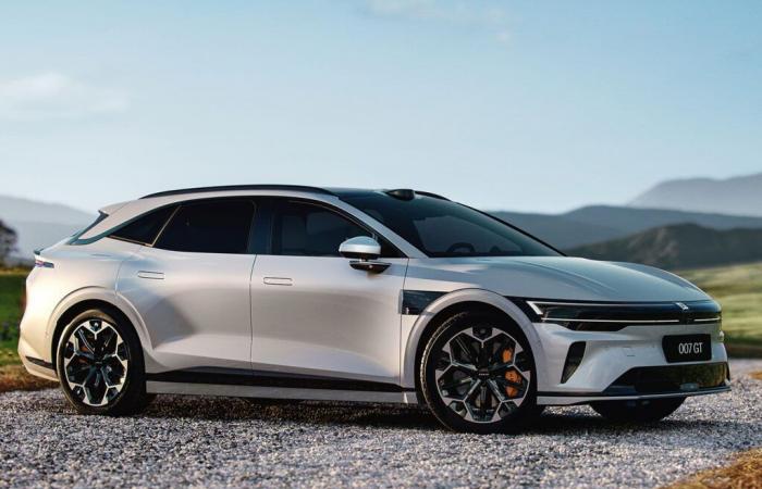 This beautiful electric station wagon was designed by a Chinese manufacturer