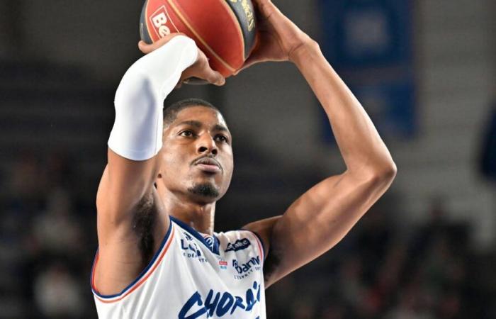 Basketball: Ronald March scores 60 points in a match in China