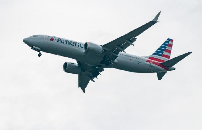 American Airlines Boeing 737 MAX 8 Blows Both Tires Upon Landing At Kingston Argyle Int’l Airport