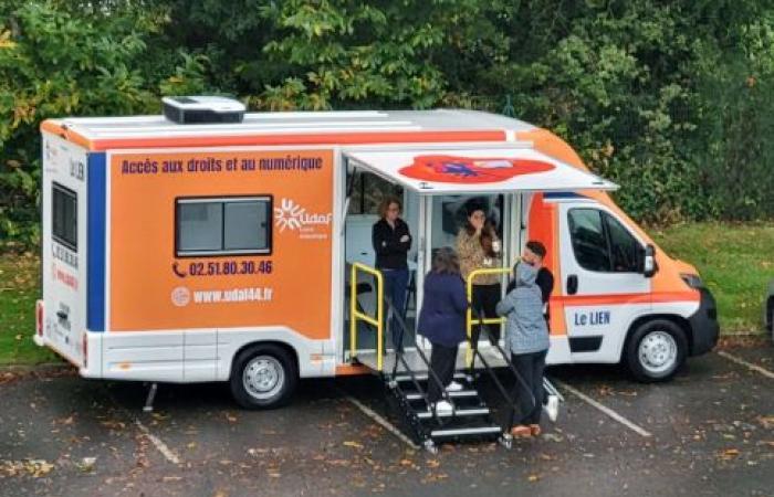 The UDAF Loire-Atlantique Digital Bus “Le lien” in Guérande