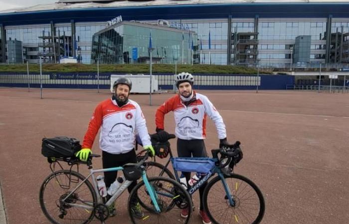 Two supporters rallied to Germany by bike to encourage Brest and support an association