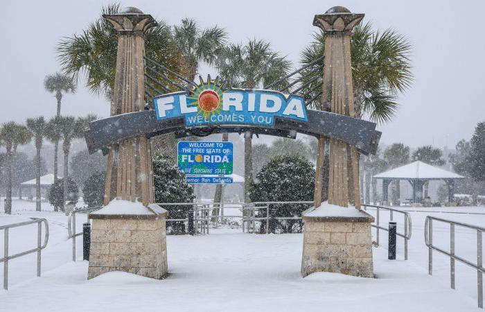 Historic snow falls in Florida, New Orleans with freezing conditions expected for days across South