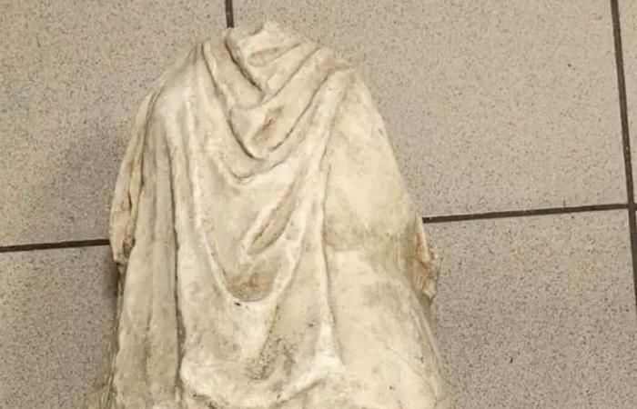 A statue dating from 2000 years ago found in a garbage bag in Greece