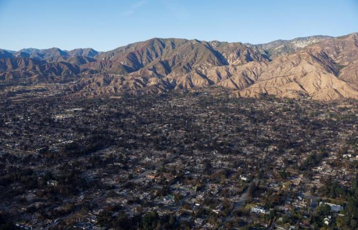 Aerial views show ash and rubble from Los Angeles fire zones – 01/23/2025