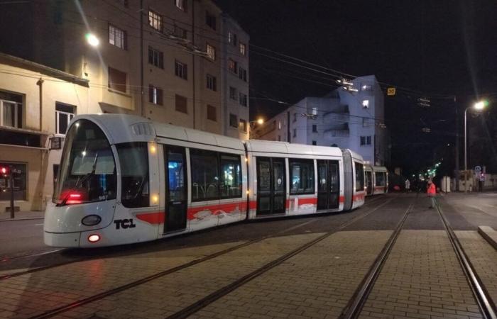 TCL in Lyon. The tram derails, an important street blocked, here's what's happening