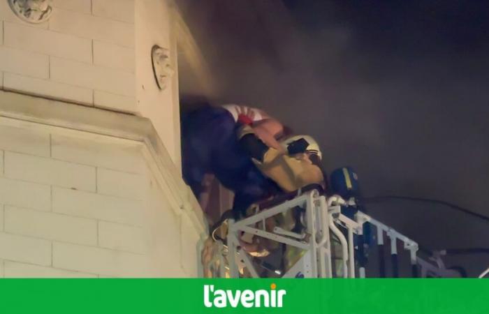 Five people transferred to hospital after a fire in Laeken: “One person was able to be saved using the emergency ladder”