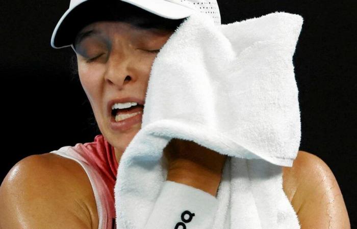 The fans looked at Świątek and covered their mouths. Total attrition Tennis