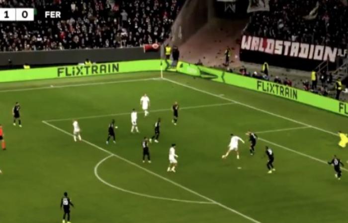 ???? Frankfurt’s Ekitike channels his inner Bergkamp against Ferencvárosi