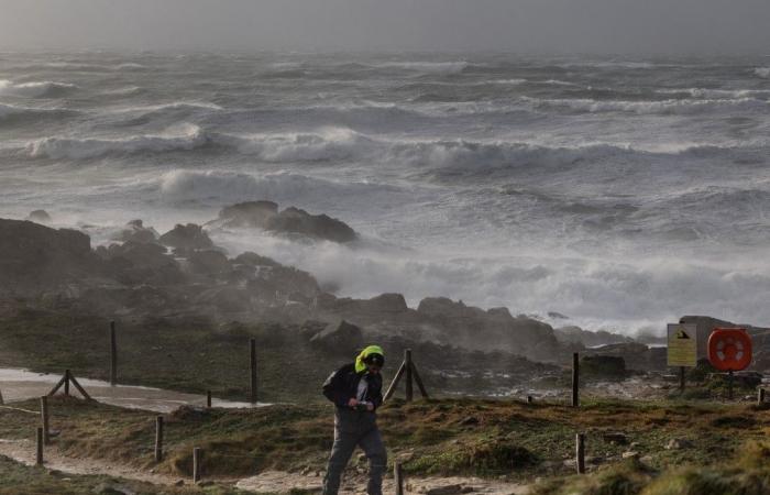 what is a weather bomb?