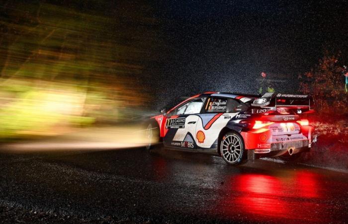 Neuville snatches lead after Ogier error, Rovanpera struggles