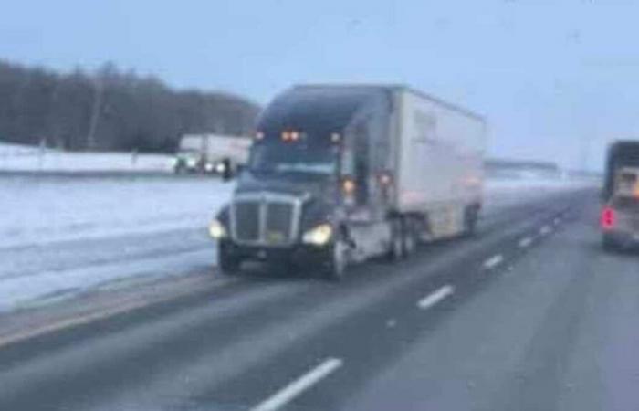 A trucker falls asleep and finds himself against the highway 20