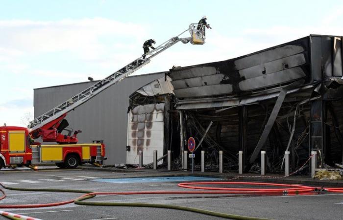 REPORTING. “Everything was in order, how is this possible?”, astonishment and incomprehension after the fire in an Asian restaurant