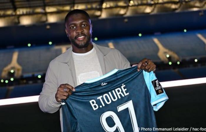 Fodé Ballo-Touré rebounds at Le Havre Ac