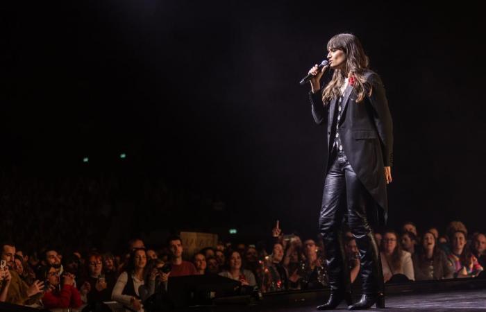 In Bordeaux, Clara Luciani makes 10,000 spectators move and melt