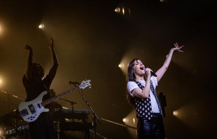 In Bordeaux, Clara Luciani makes 10,000 spectators move and melt