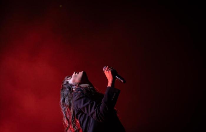 In Bordeaux, Clara Luciani makes 10,000 spectators move and melt