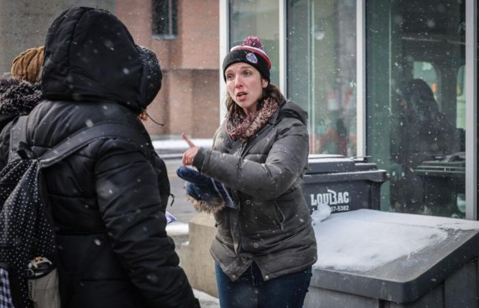 A group of citizens calls on Quebecers to boycott the multinational so that it reverses its decision to close its sites in the province