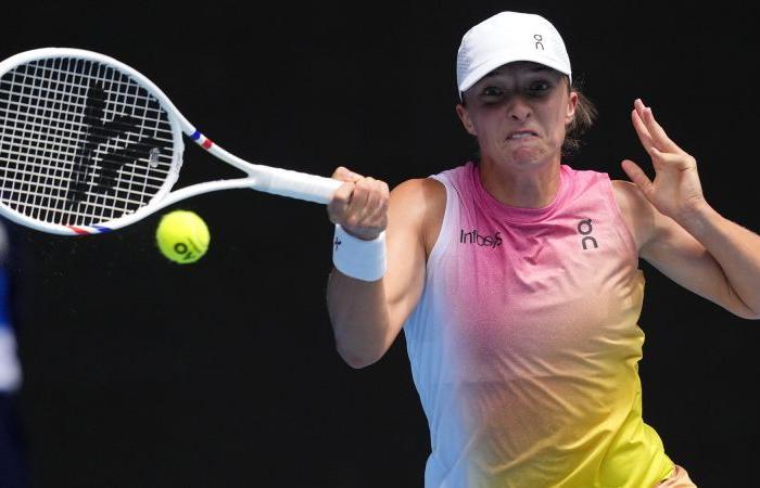 Iga Świątek books place in Australian Open semifinal as double-bounce call causes controversy