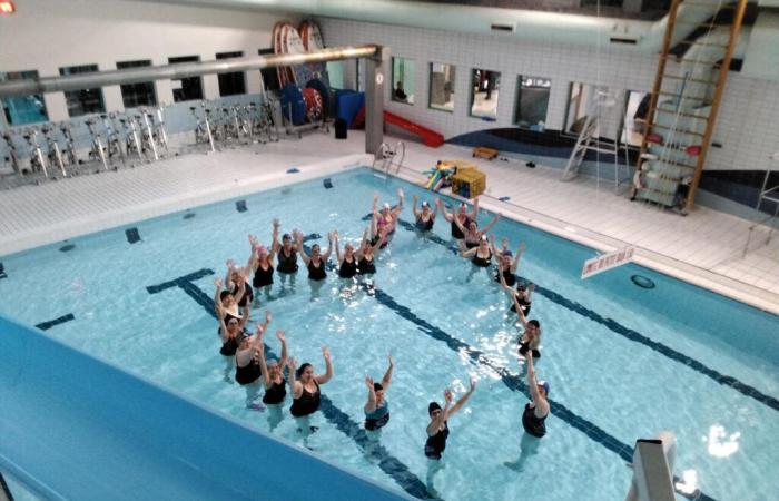 a Valentine’s Day party organized in a swimming pool