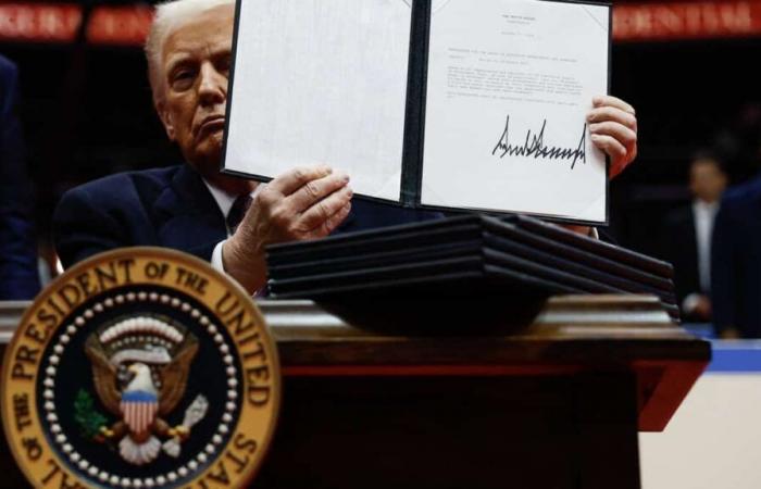 Here is what Donald Trump’s signature reveals about him, according to an expert