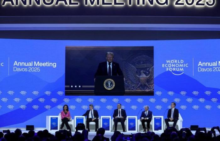 “Come produce in America”, or you will have to “pay customs duties”, says Trump to the bosses gathered in Davos