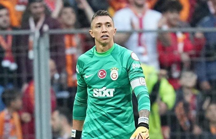 Muslera, who got wet, was shattered: He informed Okan Buruk and the Management of his decision – Last Minute Sports News