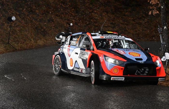 Ogier close call hands Neuville early WRC Monte Carlo Rally lead