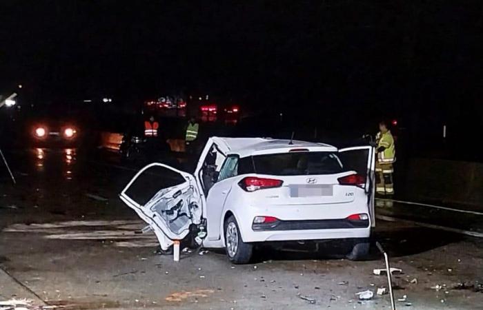 Two dead after serious accident with wrong-way driver on A12 in Meise, third person in danger of life: “He stopped to urinate against the central reservation”