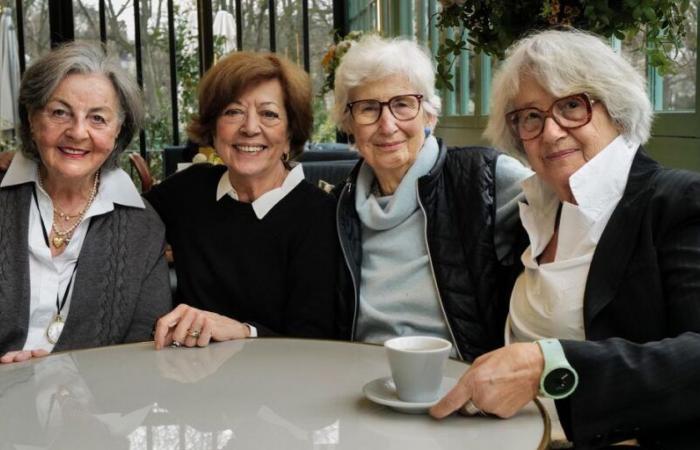 Podcast: At 80, four women unroll their life in the microphone