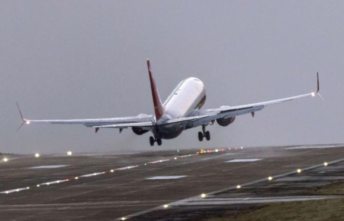 The “cyclonic bomb” Éowyn hit Ireland and the United Kingdom before arriving in France