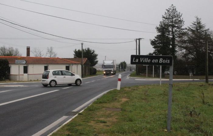 they live near a dangerous road in Loire-Atlantique