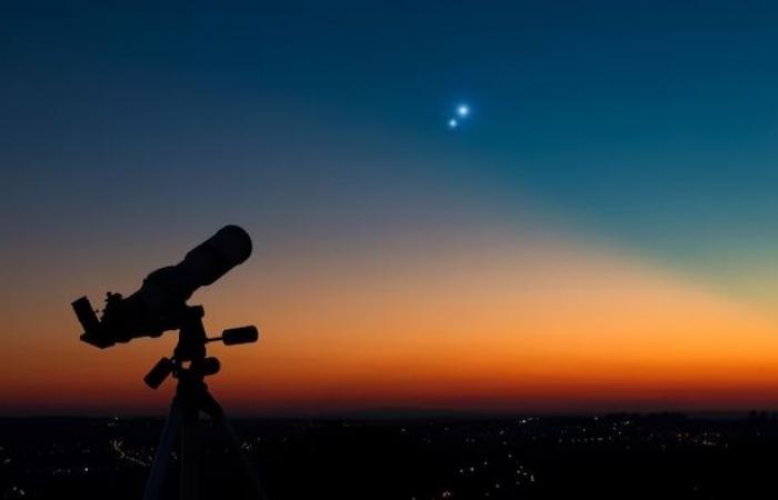 How to watch the parade of six planets in Vancouver?