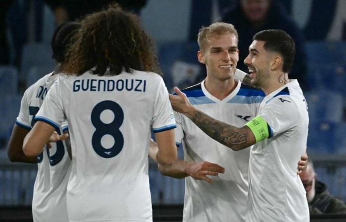 Lazio thrash 10-man Real Sociedad to secure place in Europa League last-16