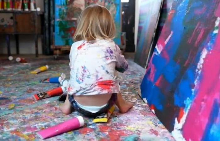 At only 3 years old, this child is nicknamed the “little picasso”: he sells his paintings at more than 15,000 euros