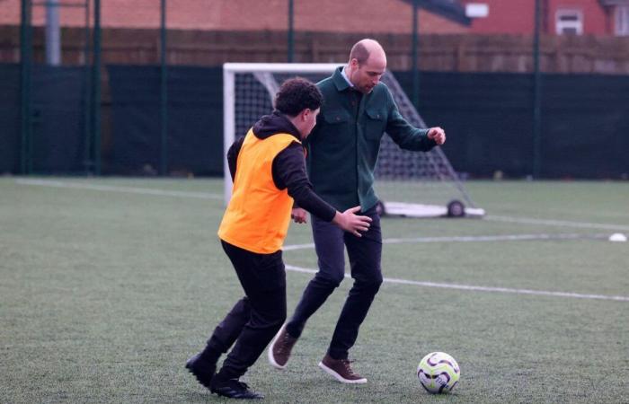 In Liverpool, Prince William confirms his passion for football with young English