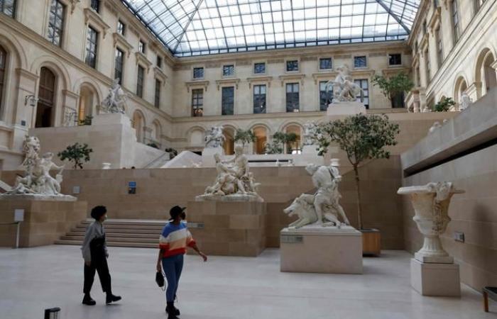 The president of the Louvre warns of the degraded state of the buildings