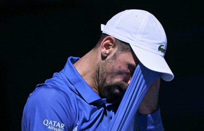 A stone's throw from a 25th Title du Grand Chelem, Novak Djokovic abandons after a set in the semi-finals against Alexander Zverev