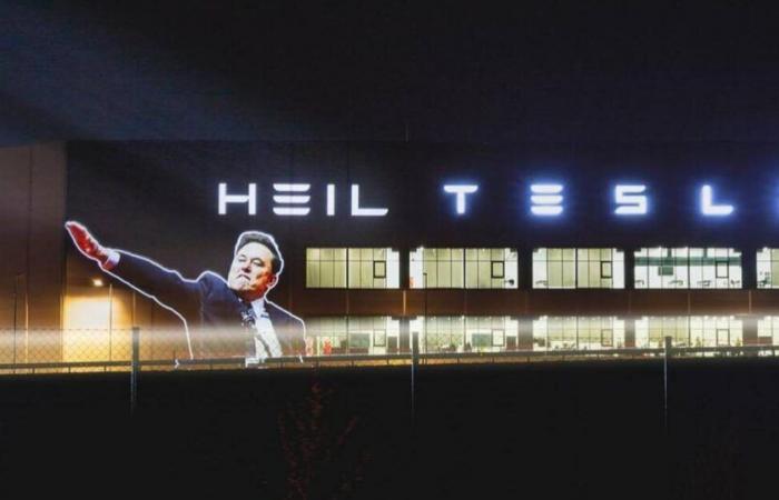 In Germany, the Nazi salvation of Elon Musk projected on a Tesla factory – Liberation