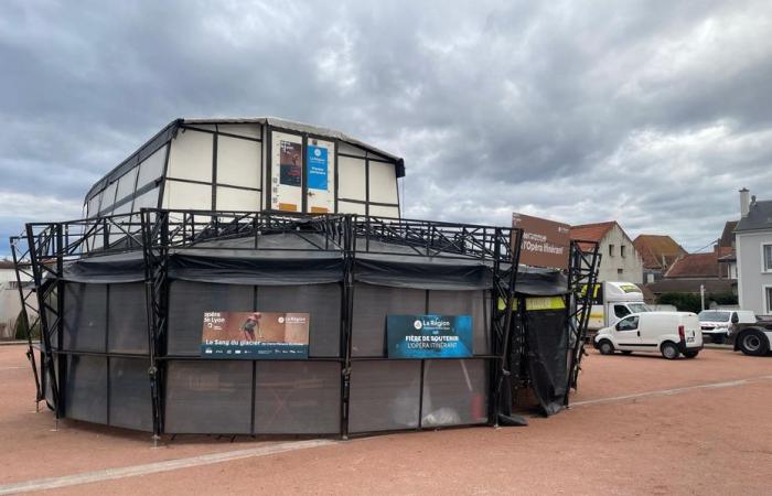 When a truck-opera crosses the roads of Auvergne-Rhône-Alpes