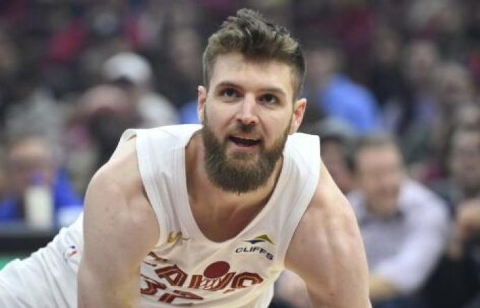 What Happened to Dean Wade? Cavaliers Face Yet Another Injury Concern As 28YO Heads to Locker Room vs 76ers