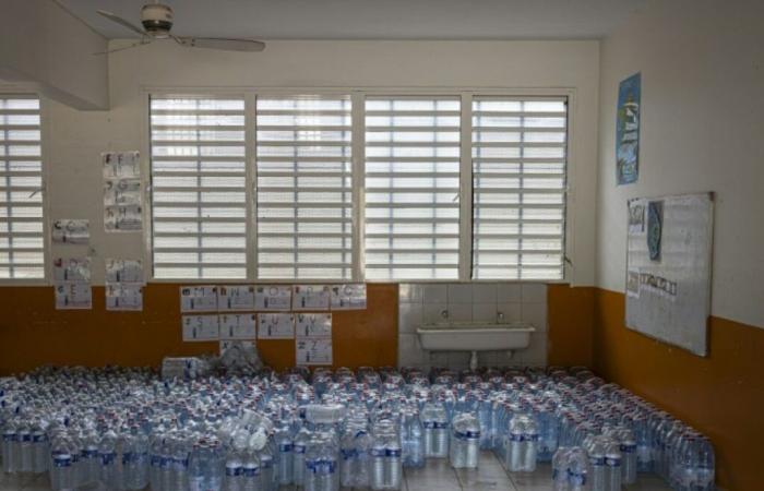 In Mayotte, since the cyclone, residents have been running after bottled water